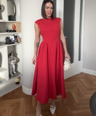 Φόρεμα midi με άνοιγμα στην πλάτη