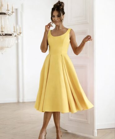 Φόρεμα midi σε κλος γραμμή